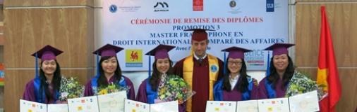 Quinze étudiants reçoivent des diplômes francophones en droit international et comparé des affaires