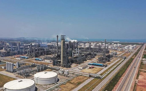 Le Vietnam va construire une troisième raffinerie de pétrole pour assurer l'approvisionnement national