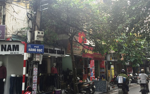 Hanoi: Hàng Bac, une rue de métier originale