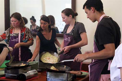 Une Française a ouvert un cours de cuisine...vietnamienne et ...à Saigon !
