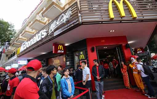 Un premier McDonald’s à Hanoï (Vietnam)