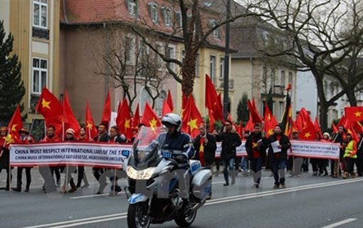Mer Orientale - Des Vietnamiens en Allemagne protestent contre les actes de la Chine