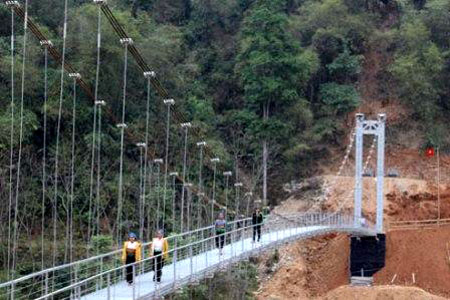 Construction de 4.145 ponts pour les ethnies minoritaires