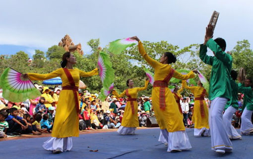 Danses traditionnelles de l’ethnie Cham