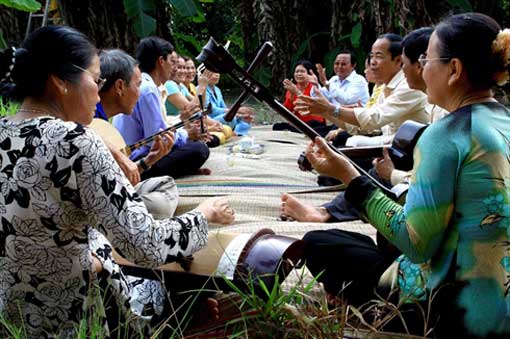 Musique traditionnelle du Vietnam: Đờn ca tài tử (chant des amateurs de la région Sud du Vietnam)