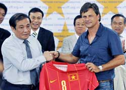 Foot - Vietnam : Goetz nouveau sélectionneur