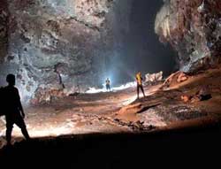 Vietnam : exploration de la plus vaste grotte du monde