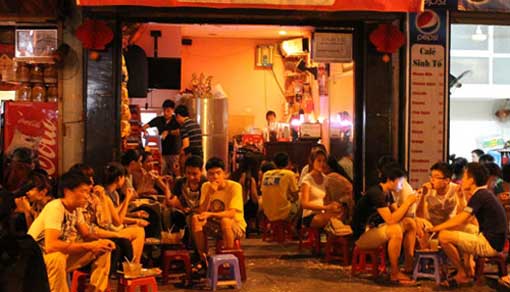 Hanoi, les cafés, les jeunes....