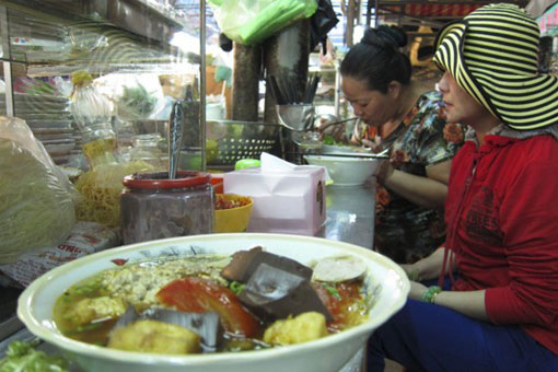 Hô Chí Minh-Ville: entre boui-boui et resto chic