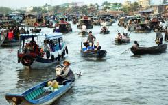 Au Vietnam, le difficile virage vers le tourisme des marchés flottants du Mékong Au Vietnam, le difficile virage vers le tourisme des marchés flottants du Mékong