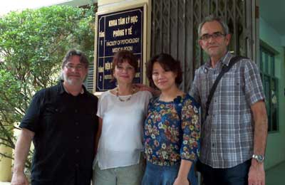 Deux professeurs de l'UQTR donnent des cours... au Vietnam! 