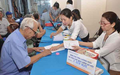 Au Vietnam, le vieillissement fait craindre pour le système de retraite
