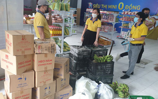 Des dizaines de milliers de personnes défavorisées à Ho Chi Minh-Ville peuvent faire leurs achats gratuitement au «supermarché 0-dong»