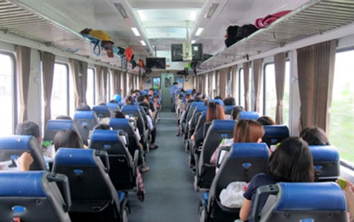 Mise en service de nouveaux trains plus rapides sur la ligne Hanoi - HCM-Ville