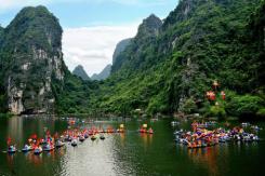 Le complexe paysager de Trang An (province de Ninh Binh) inscrit sur la Liste du patrimoine mondial de l'UNESCO Le complexe paysager de Trang An (province de Ninh Binh) inscrit sur la Liste du patrimoine mondial de l'UNESCO