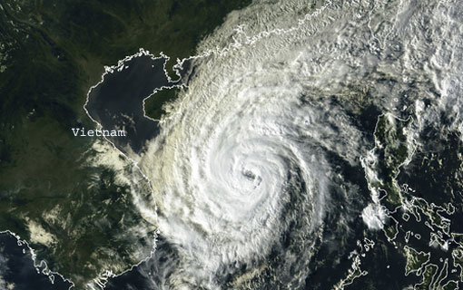 Le Vietnam se prépare au typhon Vamco (typhon n° 13)