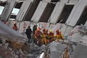 Efforts pour sauver quatre Vietnamiens bloqués après le séisme à Taïwan