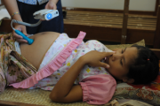 Laos, donner la vie sans la risquer- Agissez avec Médecins du Monde pour une maternité sans risque !