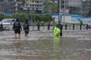 Vietnam : 80 000 personnes évacuées en raison du typhon Doksuri