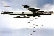 18 juin 1965 : L'US Air Force utilise pour la première fois des bombardiers B-52 au Viêt-Nam. 