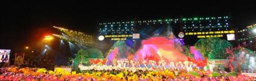  Dà Lat : ouverture de la Semaine culturelle et touristique de Lâm Dông 2013