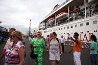 Gage du décollage du tourisme de croisière, depuis le début de l'année, nombre de touristes sont arrivés au Vietnam par voie maritime. Gage du décollage du tourisme de croisière, depuis le début de l'année, nombre de touristes sont arrivés au Vietnam par voie maritime.