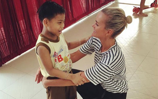 Laeticia Hallyday : ce petit garçon qu’elle a hâte de retrouver au Vietnam Laeticia Hallyday : ce petit garçon qu’elle a hâte de retrouver au Vietnam