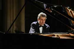 Michel Bourdoncle, le piano d'une rive à l'autre