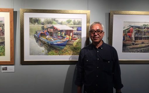Un artiste français expose ses peintures sur le thème du Vietnam à Ho Chi Minh-Ville