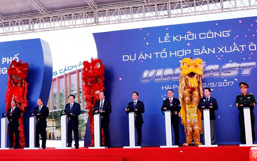 Le Vietnam lance ses toutes premières voitures sur le marché
