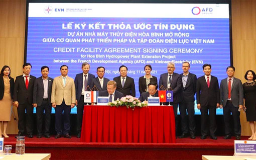 L'Agence française de développement (AFD) accorde 70 millions d'euros de prêt préférentiel pour étendre la centrale hydroélectrique de Hoa Binh
