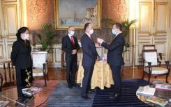 L'ambassadeur du Vietnam en France a été décoré de la Légion d’honneur L'ambassadeur du Vietnam en France a été décoré de la Légion d’honneur