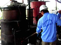 Albas. Les secrets de la distillation dévoilés au Vietnam Albas. Les secrets de la distillation dévoilés au Vietnam