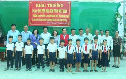 L'Association d'amitié Vietnam-France soutient le projet de salle de lecture à Vinh Long L'Association d'amitié Vietnam-France soutient le projet de salle de lecture à Vinh Long