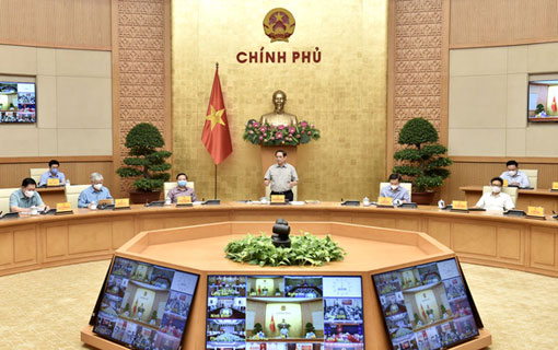 Covid-19 au Vietnam : "D'ici au 30 septembre, la distanciation sociale sera assouplie progressivement mais de manière maîtrisée", selon le Premier ministre