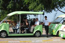 Tourisme : l'ancien quartier de Hanoi roule électrique