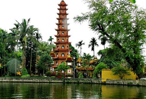 Circuit au Vietnam: Visitez la pagode Tran Quoc à Hanoi