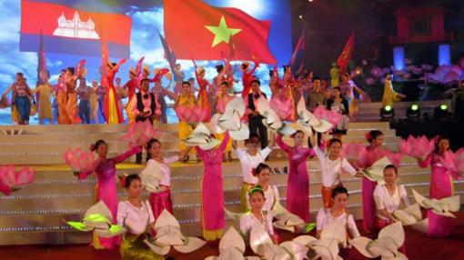 Cérémonie d’ouverture de la semaine culturelle du Vietnam au Cambodge 7e Cérémonie d’ouverture de la semaine culturelle du Vietnam au Cambodge 7e