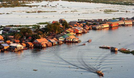 Immersion dans le monde aquatique du Tonlé Sap Immersion dans le monde aquatique du Tonlé Sap