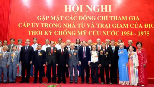 Nguyen Phu Trong rencontre d’anciens révolutionnaires Nguyen Phu Trong rencontre d’anciens révolutionnaires