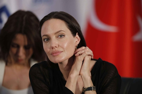 Angelina Jolie va réaliser un film sur les Khmers Rouges pour Netflix Angelina Jolie va réaliser un film sur les Khmers Rouges pour Netflix