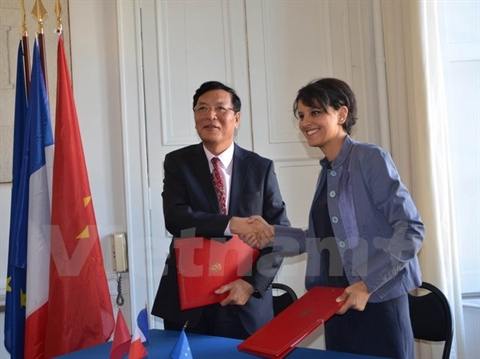 Le ministre de l’Éducation et de la Formation en mission en France Le ministre de l’Éducation et de la Formation en mission en France
