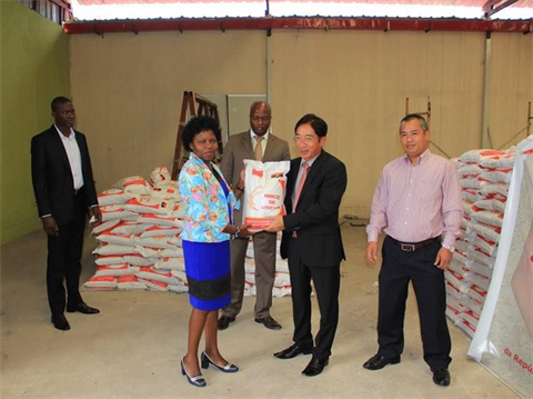 La diaspora vietnamienne en Angola aux côtés des habitants de Benguela La diaspora vietnamienne en Angola aux côtés des habitants de Benguela