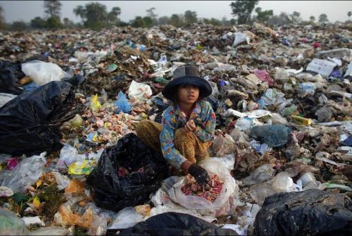 Les enfants de Siem Reap, une vie jetée aux ordures