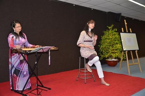Le Truyên Kiêu du grand poète Nguyên Du raconté par une artiste française Le Truyên Kiêu du grand poète Nguyên Du raconté par une artiste française