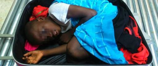L’enfant caché dans la valise va rejoindre sa mère L’enfant caché dans la valise va rejoindre sa mère