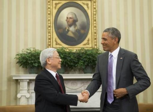 Barack Obama et le n°1 du PC vietnamien côte-à-côte dans le Bureau ovale Barack Obama et le n°1 du PC vietnamien côte-à-côte dans le Bureau ovale