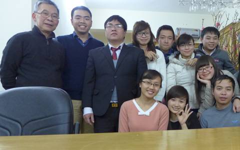 Lê Văn Cường participe à la formation des économistes vietnamiens Lê Văn Cường participe à la formation des économistes vietnamiens
