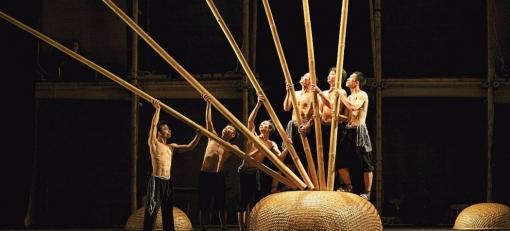 Le cirque vietnamien « A O Lang Pho » en France - Présenté pour la première fois en France aux Nuits de Fourvière à Lyon, le 17 et 18 juin, et durant le Printemps des comédiens à Montpellier les 25 et 26 juin. Le cirque vietnamien « A O Lang Pho » en France - Présenté pour la première fois en France aux Nuits de Fourvière à Lyon, le 17 et 18 juin, et durant le Printemps des comédiens à Montpellier les 25 et 26 juin.