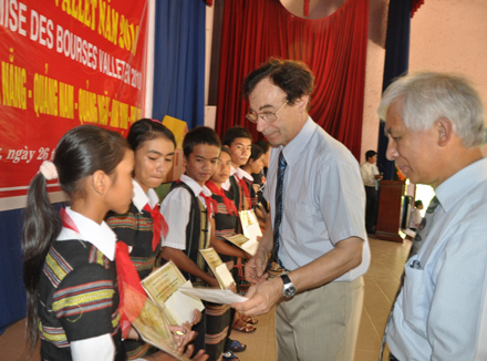 Remise des bourses d'études "Odon Vallet" 